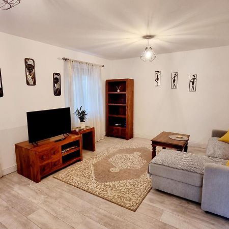 Spacious Two Bedroom Apartment With One Parking Space Thame Εξωτερικό φωτογραφία