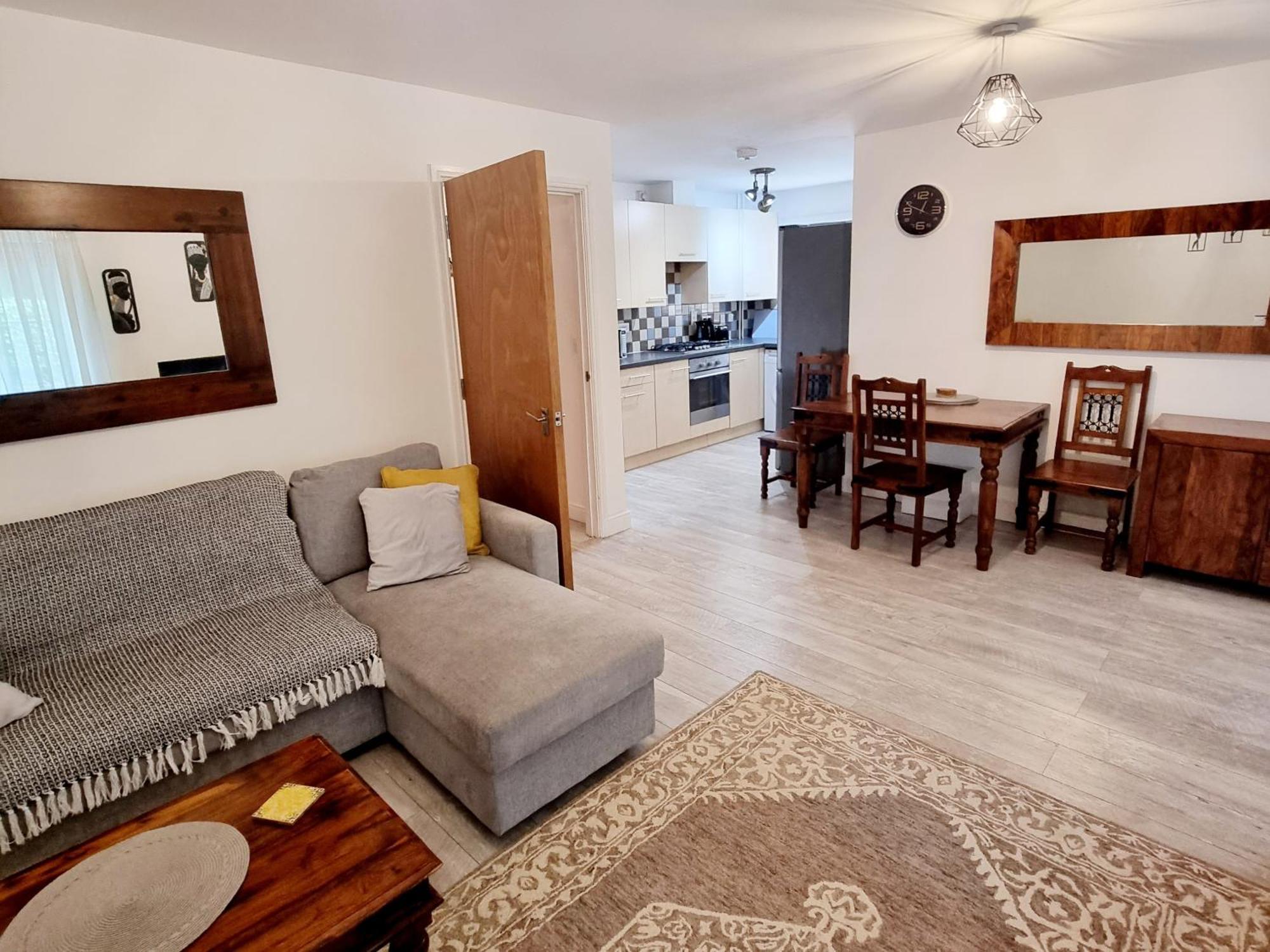 Spacious Two Bedroom Apartment With One Parking Space Thame Εξωτερικό φωτογραφία