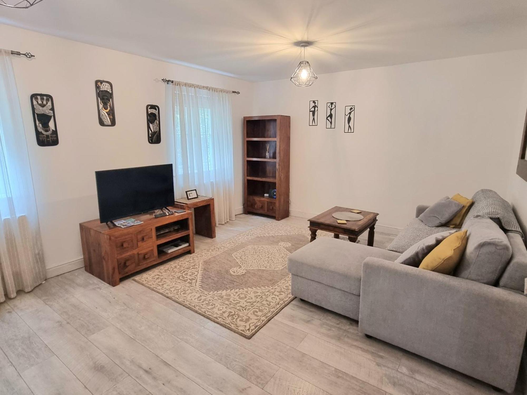 Spacious Two Bedroom Apartment With One Parking Space Thame Εξωτερικό φωτογραφία